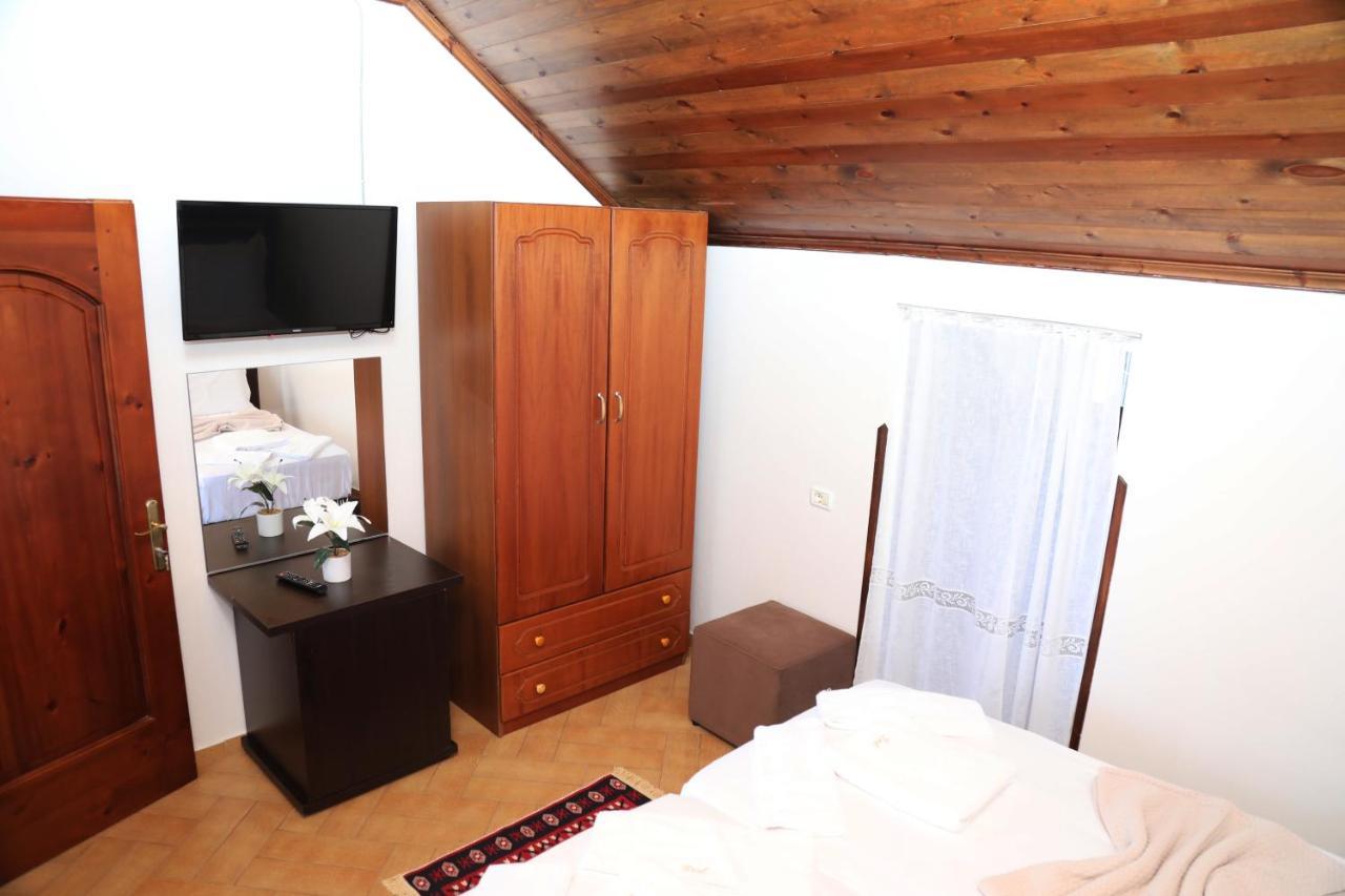 --Hotel Deal-- Rooms With Castle View Kruje Exterior photo